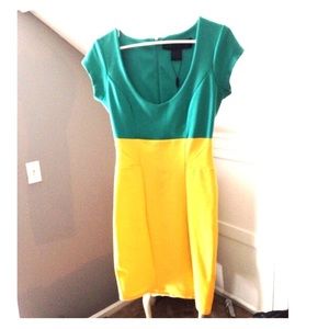 Kardashian kollection dress 💛