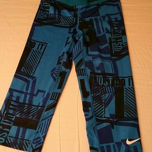 Nike Pro cropped workout pants