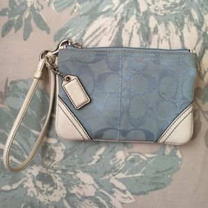 🎉1 DAY SALE🎉Coach Wristlet