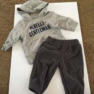 Baby boy 2 piece outfit. Size 3 months.