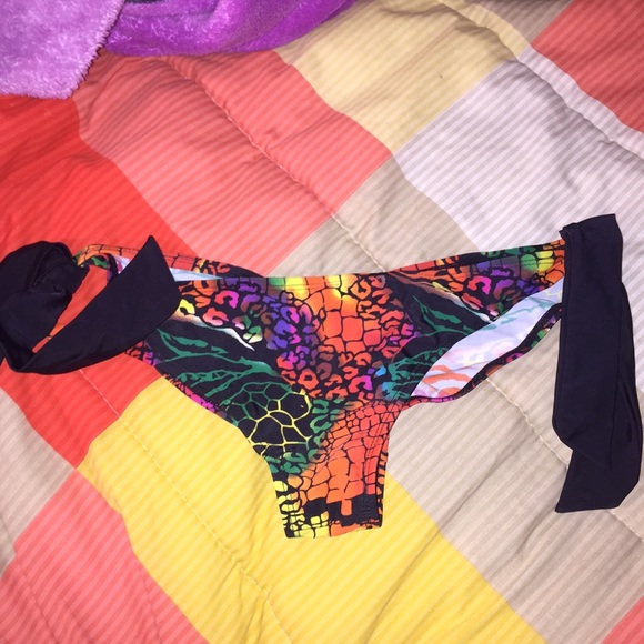 Small Bikini worn once - Picture 3 of 4