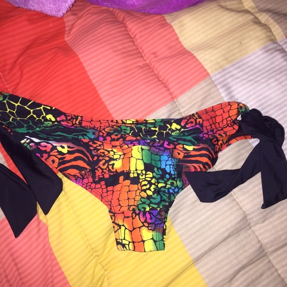 Small Bikini worn once - Picture 4 of 4