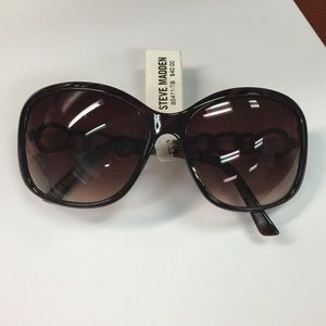 Steve Madden - sunglasses