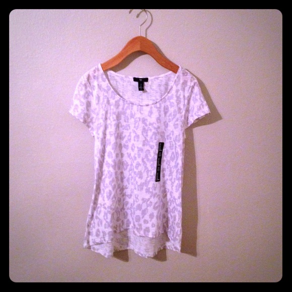 SOLD New with tags Gap Shirt