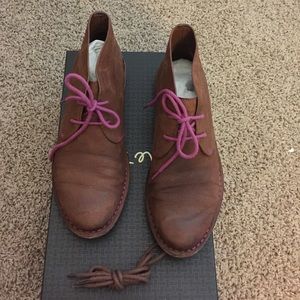 Cole Haan Sequoia/Beet Chukka boots