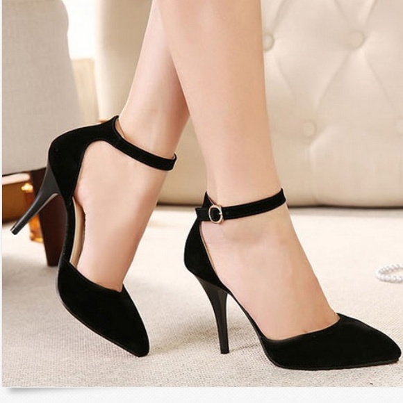 ❌❌traded❌❌Ankle strap pointy toe heels
