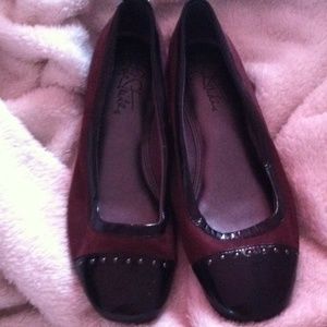 Lifestride shoes with a little bit of a heal to it