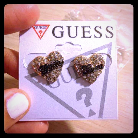 NWT Guess Earrings✨
