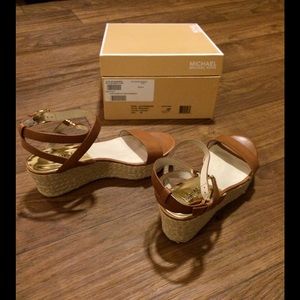 *NEW* Michael Kors Jalita Charm Sandal Sz 8