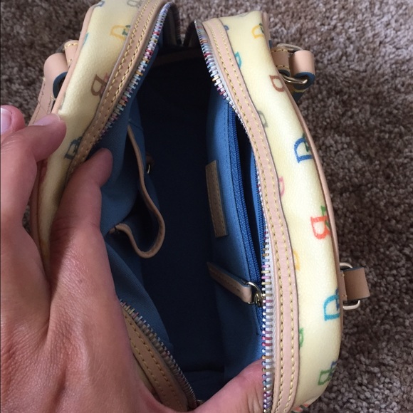 Authentic Dooney&Bourke handbag - Picture 3 of 3