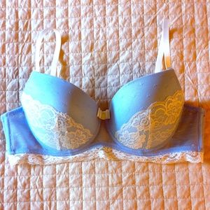 NWOT Gorgeous baby blue lace push-up bra