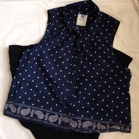 Gilly Hicks polka dot button down - Picture 1 of 3