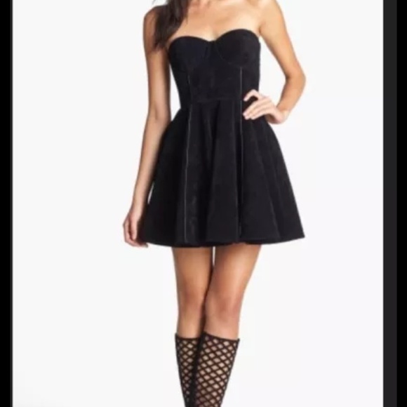 MINKPINK Dresses & Skirts - Mink pink bustier strapless dress medium black