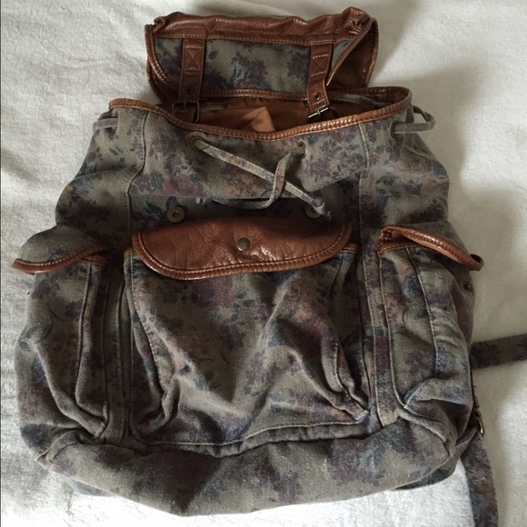 🌸FLORAL GRUNGE BACKPACK🌸