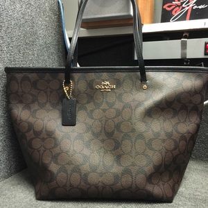 Authentic coach signature bag