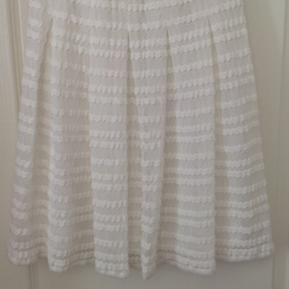 NWT Guess lace dress - 4 - Picture 3 of 4