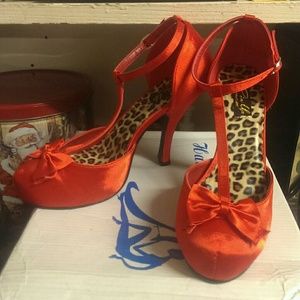 Fire engine red pin up couture pumps