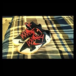 Lebron 11 4th of july