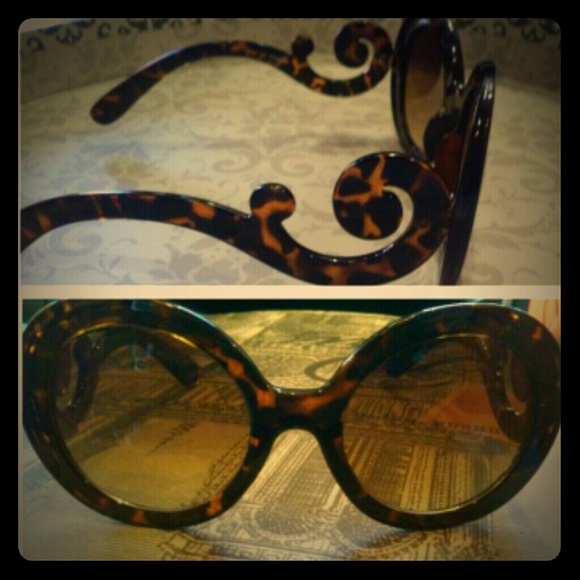 SOLD!!!!!! (NWOT) Fabulous Sunglasses. .