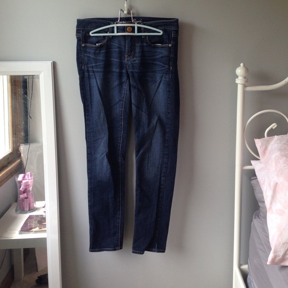 American Eagle dark wash skinny jeans