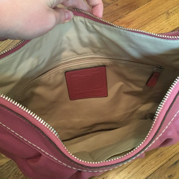 Coach shoulder bag/crossbody NWOT 💯authentic - Picture 2 of 4