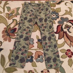 Camo chinos