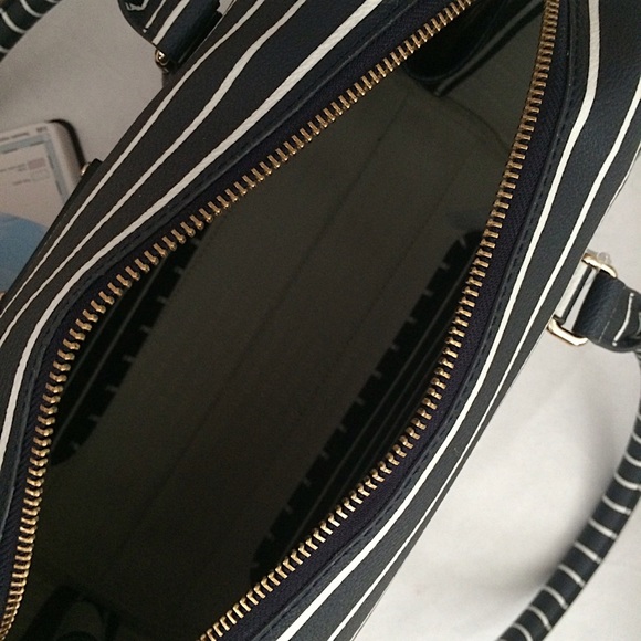 ✨HP✨ Kate Spade City Stripe Satchel - Picture 3 of 4