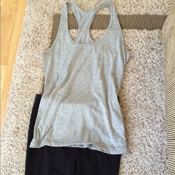 Nike top, Hollister leggings💕