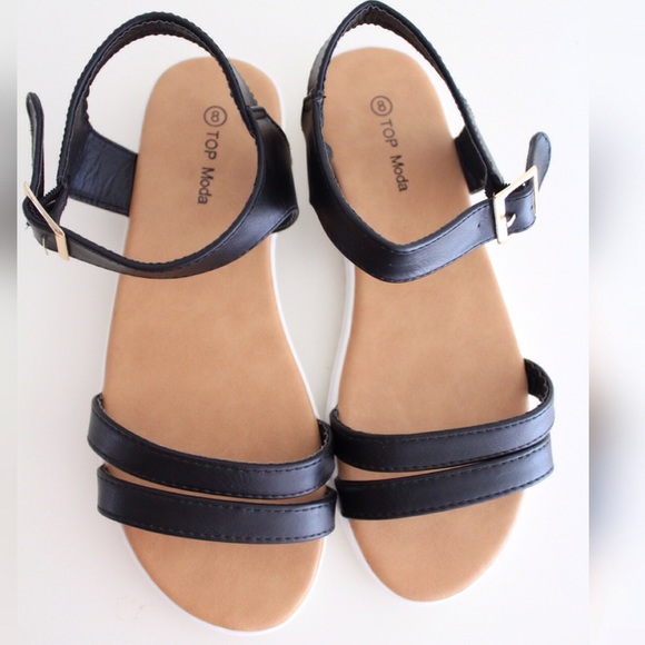 Top Moda Shoes - 🎉HP🎉Black ankle strap platform gladiator sandals