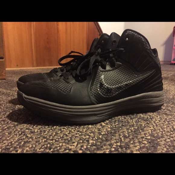 🚫On Hold🚫 Nike Basketball Shoes 🏀