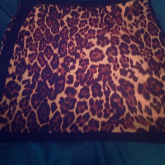 Comfortable Leopard skirt, never worn