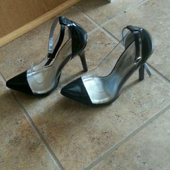 Black and clear pumps!