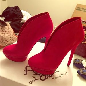 100%AUTH Brian Atwood Red Suede boots US6.5