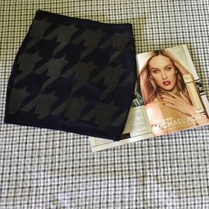 🎉🌸🌷🌹FOREVER 21 Party Skirt, Size M🎉