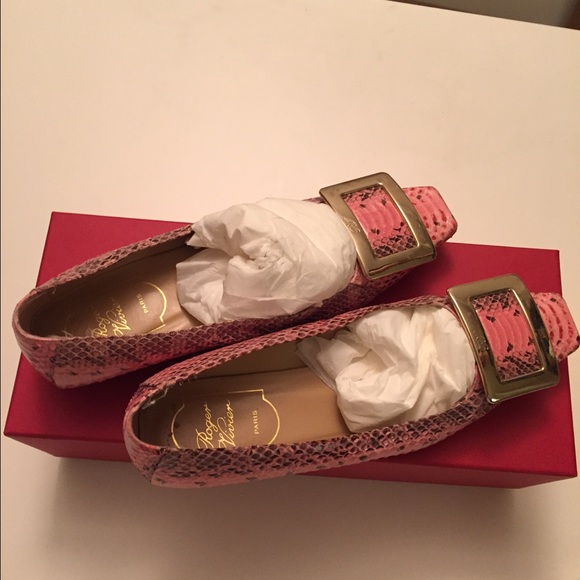 roger vivier pink flats