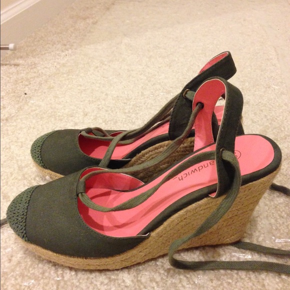 Green platform comfy shoes