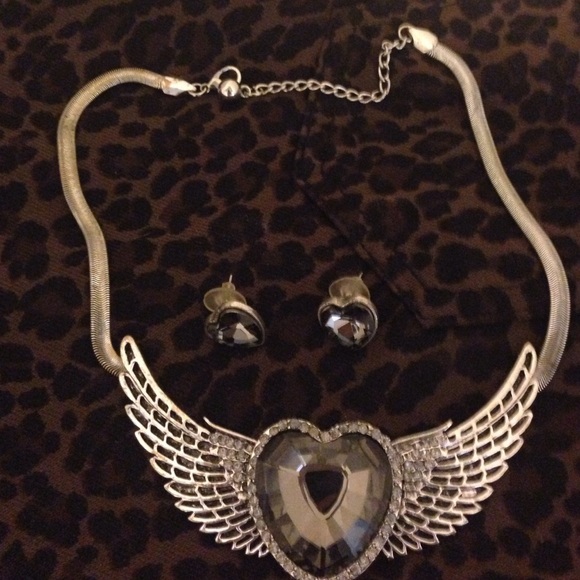 Angel necklace with earrings