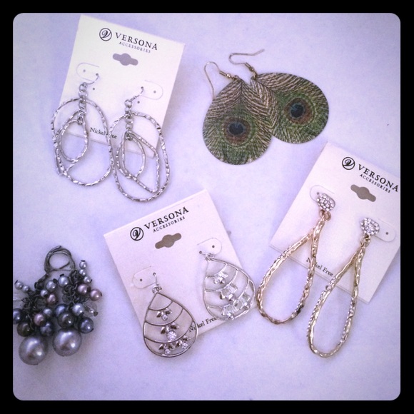 Assorted earrings.