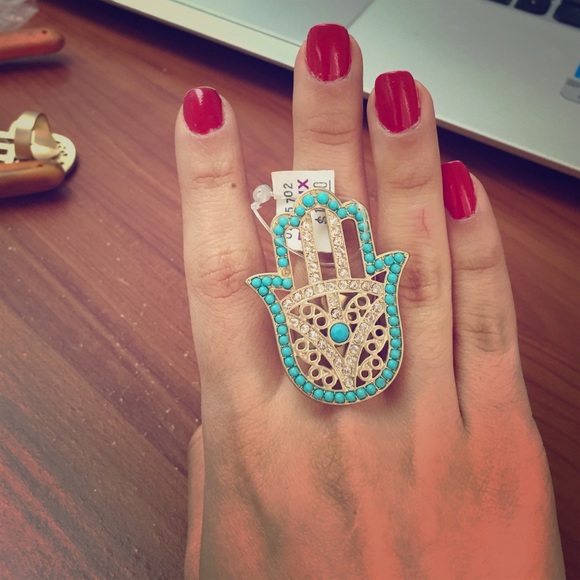 Gorgeous turquoise hand ring