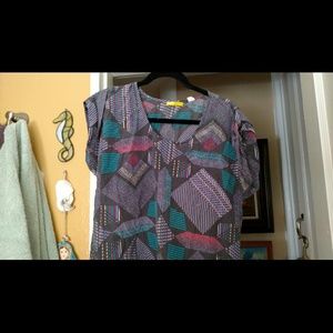Geometric shape colorful top