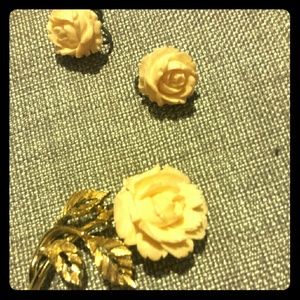 Vintage Lisner signed rose earrings and brooch set