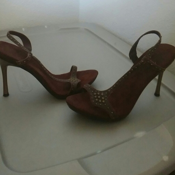 Heels - Picture 2 of 4