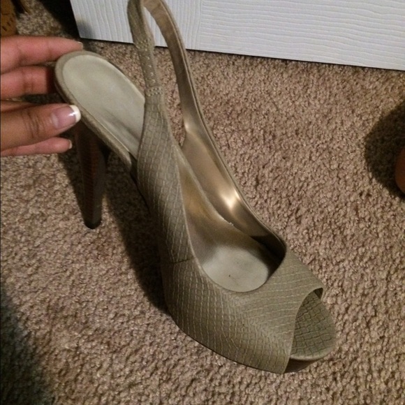 Jessica Simpson heels