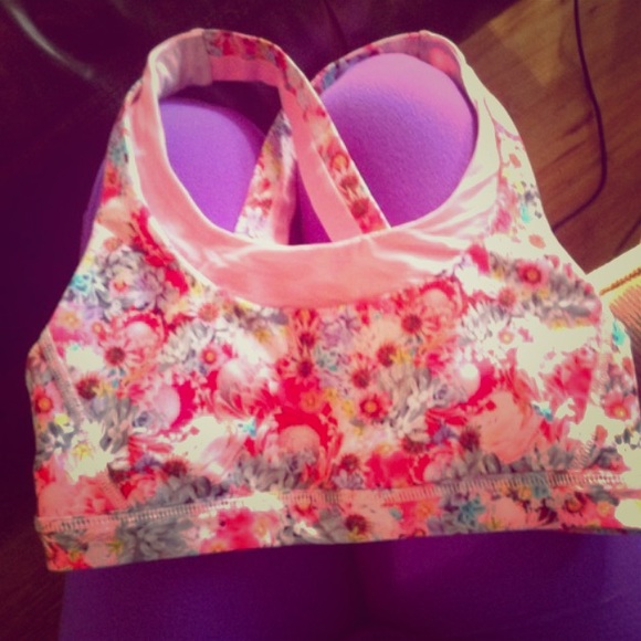 Lululemon Flowabunga sports bra