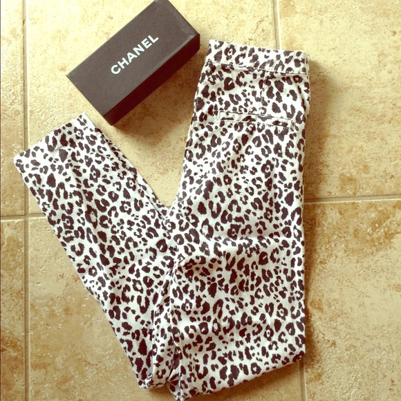 H&M Crop White Leopard Pants