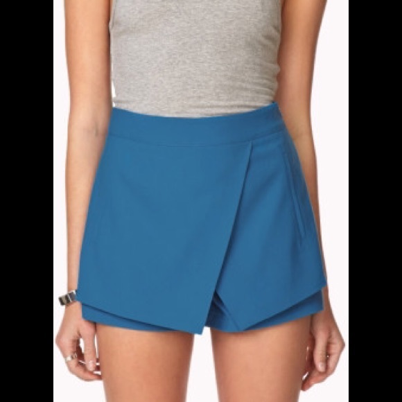 Forever 21 Other - NWT✨Asymmetrical Shorts