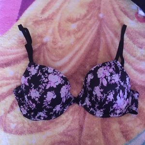 Victoria secret bra . 34 C
