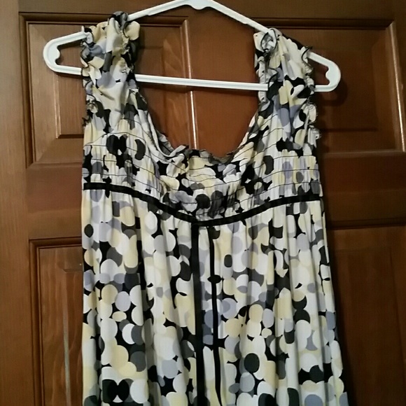 Dresses & Skirts - Knee length Dress