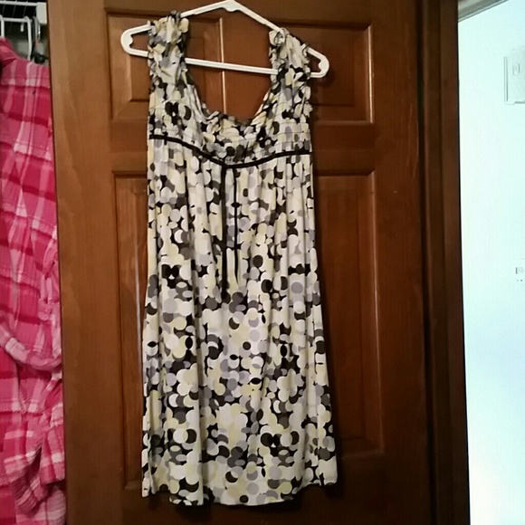 Knee length Dress - Picture 2 of 4