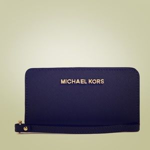 Michael Michael Kors Jet Set Tech Wristlet